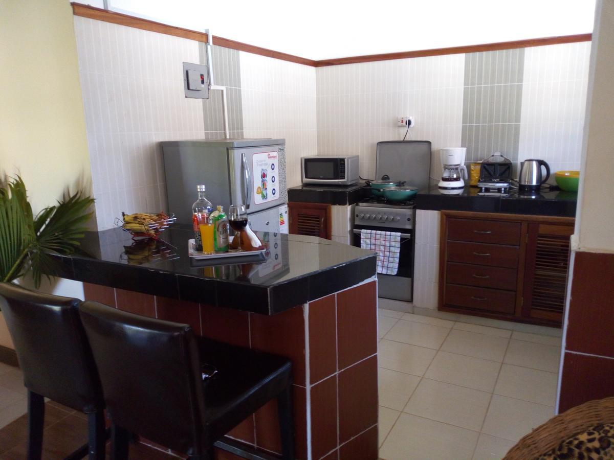 Sea Breeze Villas Kenya Диани-Бич Экстерьер фото