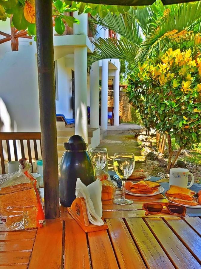 Sea Breeze Villas Kenya Диани-Бич Экстерьер фото
